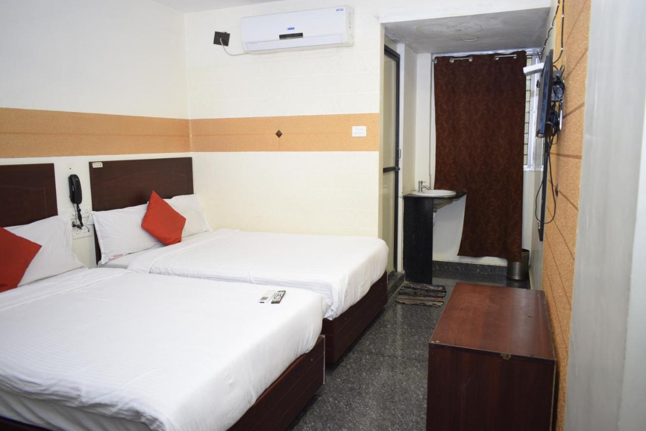 Hotel Boopathi מדוראי מראה חיצוני תמונה